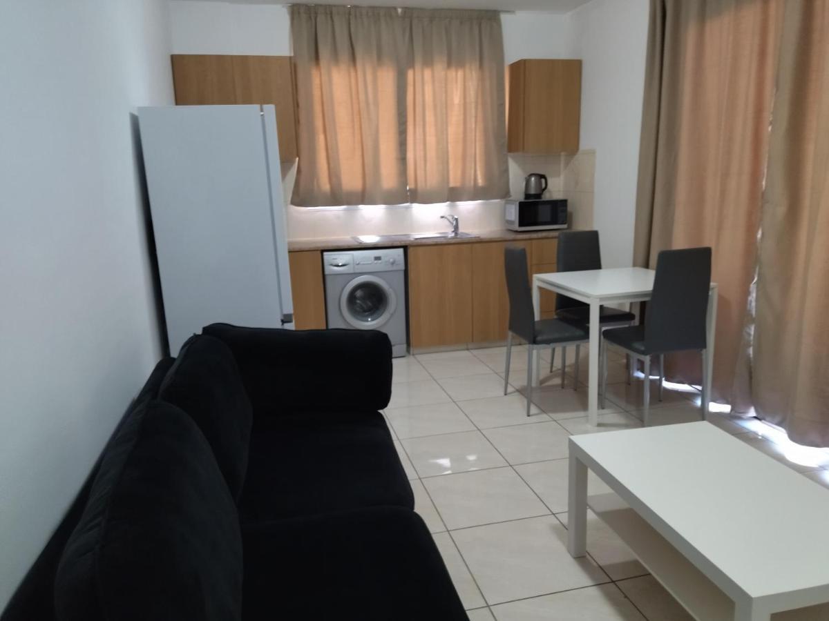 Polycarpou 48 Apartment Paphos Ngoại thất bức ảnh