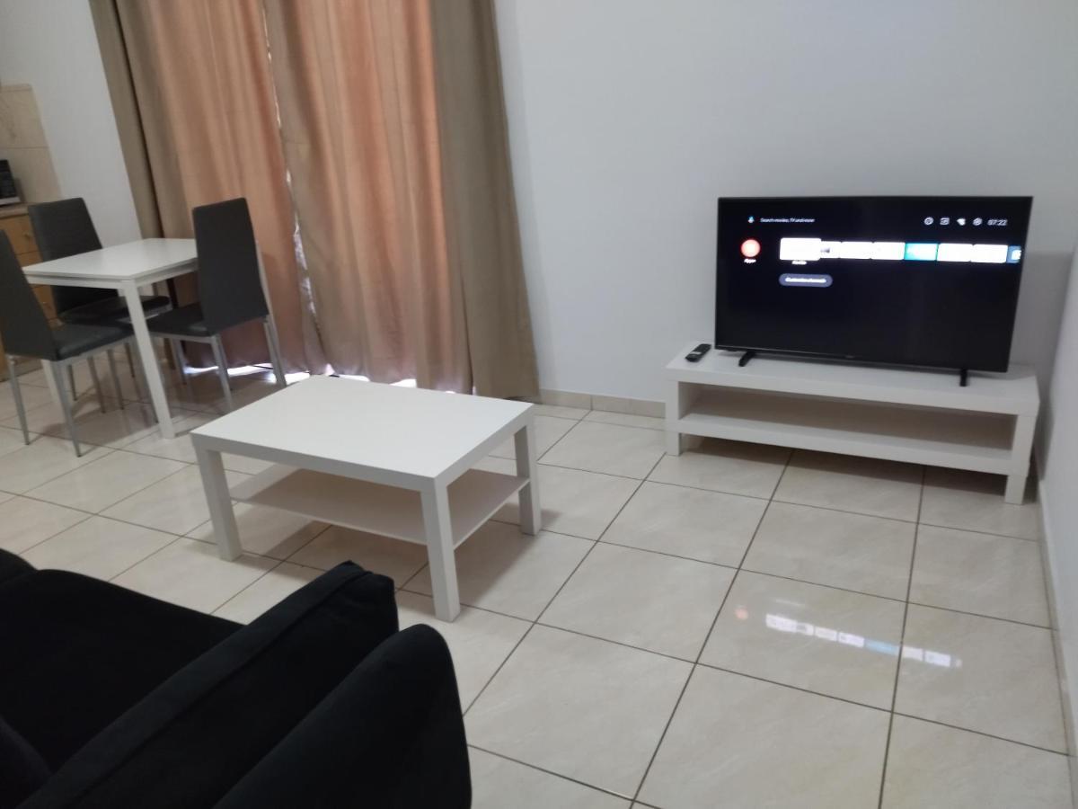 Polycarpou 48 Apartment Paphos Ngoại thất bức ảnh