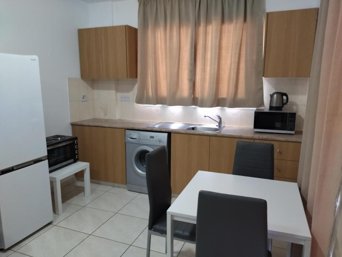 Polycarpou 48 Apartment Paphos Ngoại thất bức ảnh