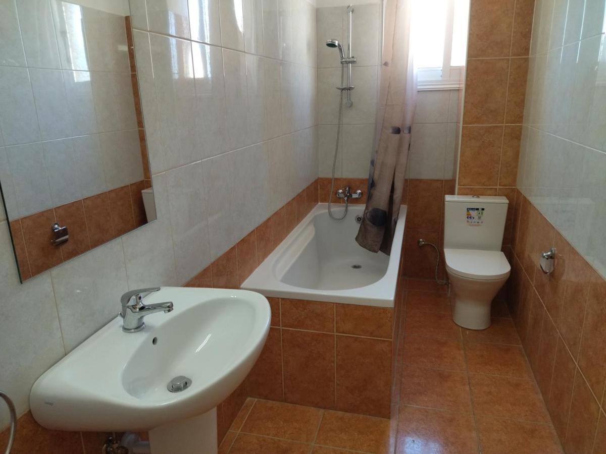 Polycarpou 48 Apartment Paphos Ngoại thất bức ảnh