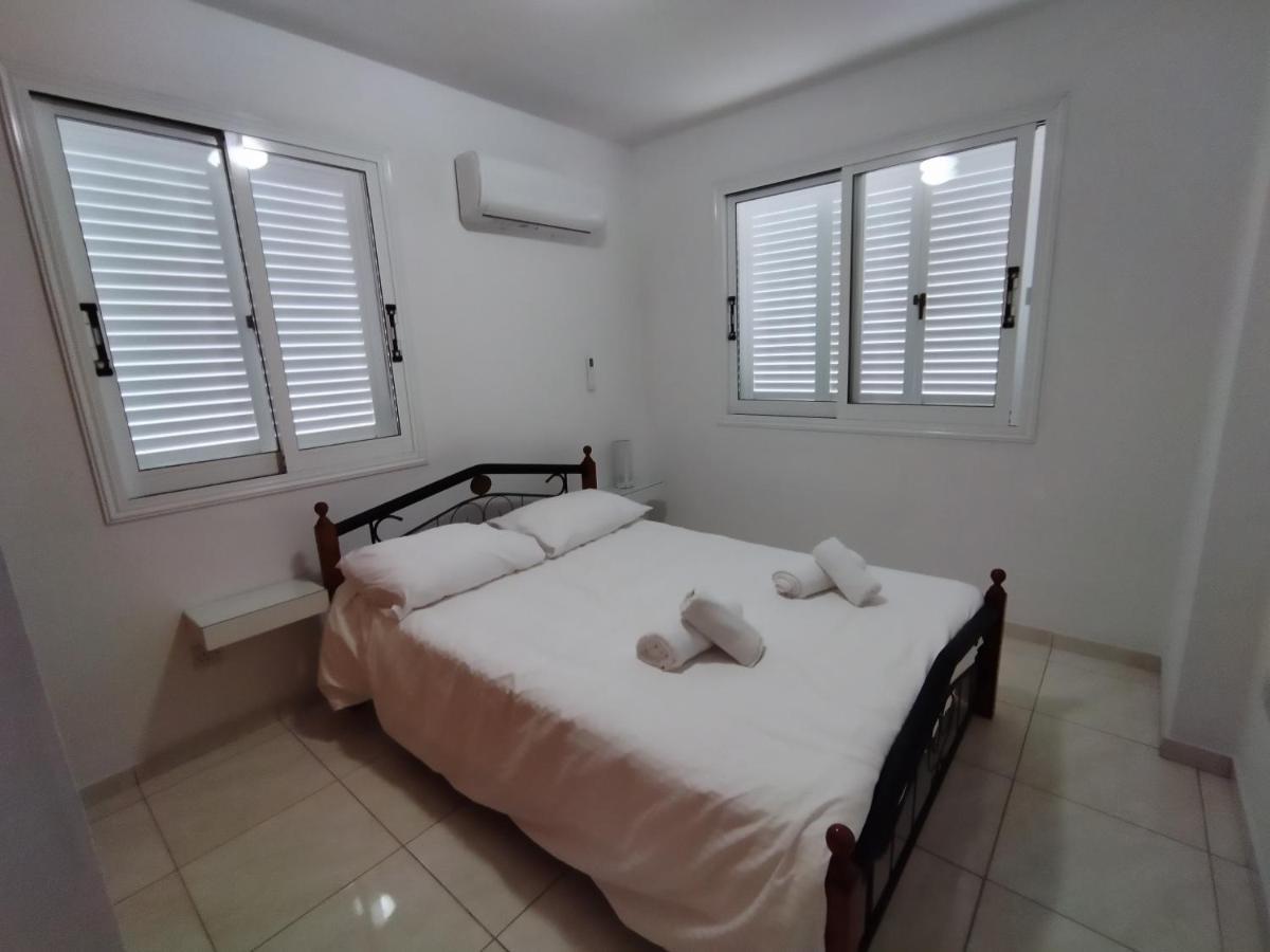 Polycarpou 48 Apartment Paphos Ngoại thất bức ảnh
