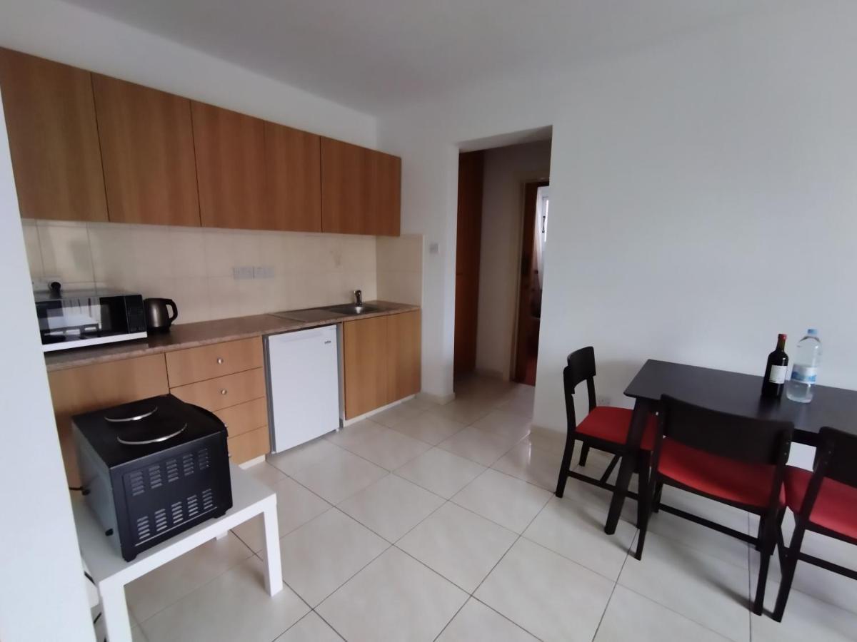 Polycarpou 48 Apartment Paphos Ngoại thất bức ảnh
